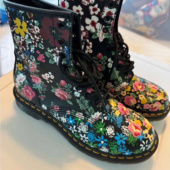 Floral Doc Martens. Like new. - Picture 4 of 5